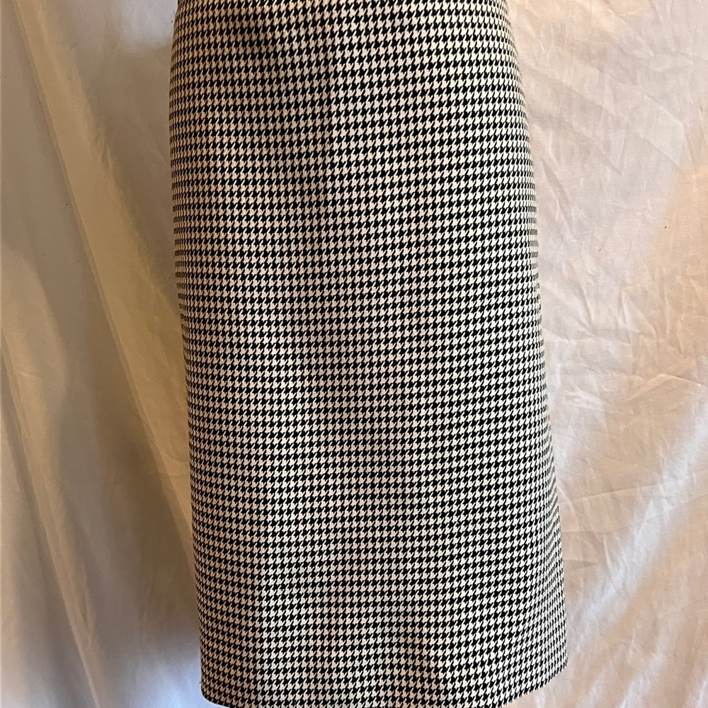 Tahari houndstooth skirt - size 6 - Picture 5 of 12